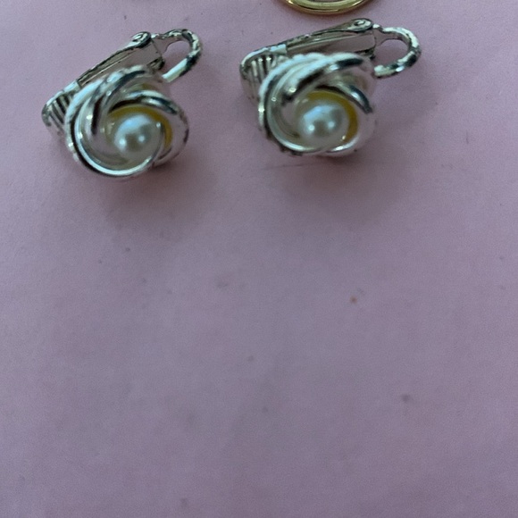 Clip on style earrings, two pairs - Picture 3 of 7